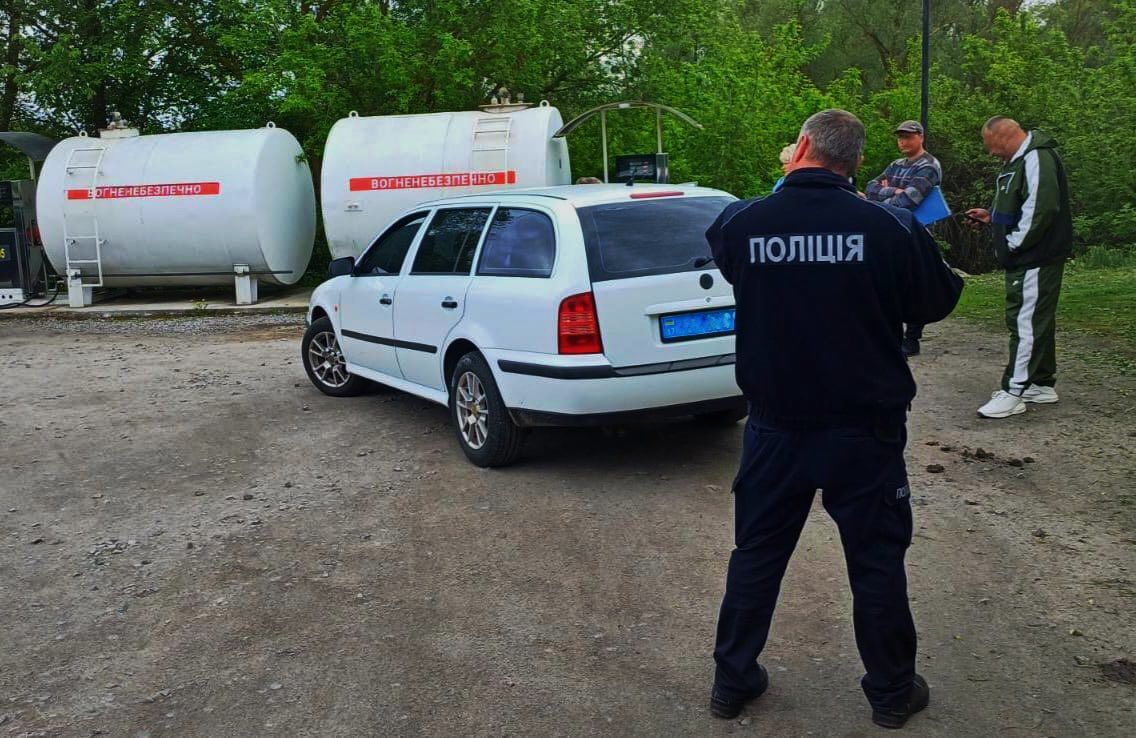 На Полтавщині виявили підпільну заправку з пальним на 1,3 мільйона …