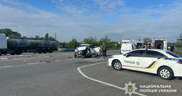 Потрійна ДТП на Полтавщині: зіткнулися два легковика та вантажівка, є …
