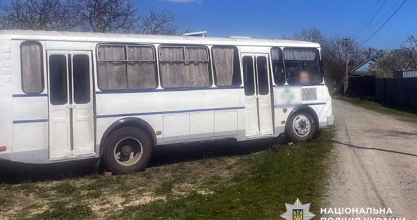 На Полтавщині водій загинув під колесами свого автобуса