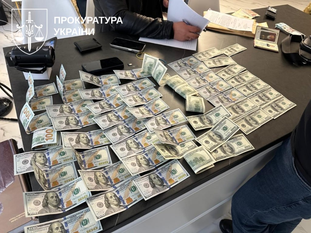 На Прикарпатті викрили масштабну схему прикриття «порноофісів» за участі поліції
