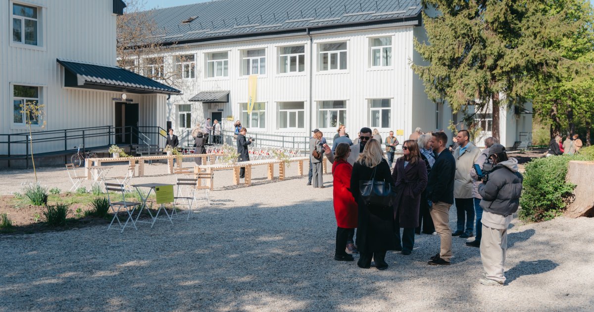 На Прикарпатті колишній дитсадок перетворили на 48 квартир для переселенців …