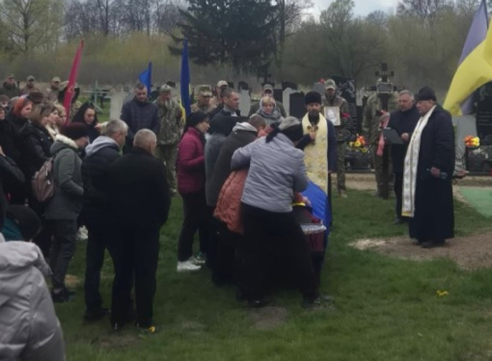 На Роменщині попрощалися з 19-річною захисницею Аліною Грузіною