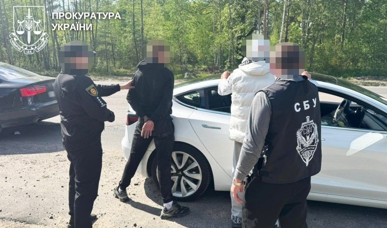 На Рівненщині викрили схему незаконного переправлення чоловіків за кордон