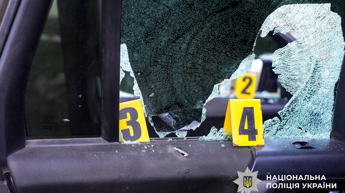 На Рівненщині невідомий стріляв по авто ТЦК: двох людей поранено, …