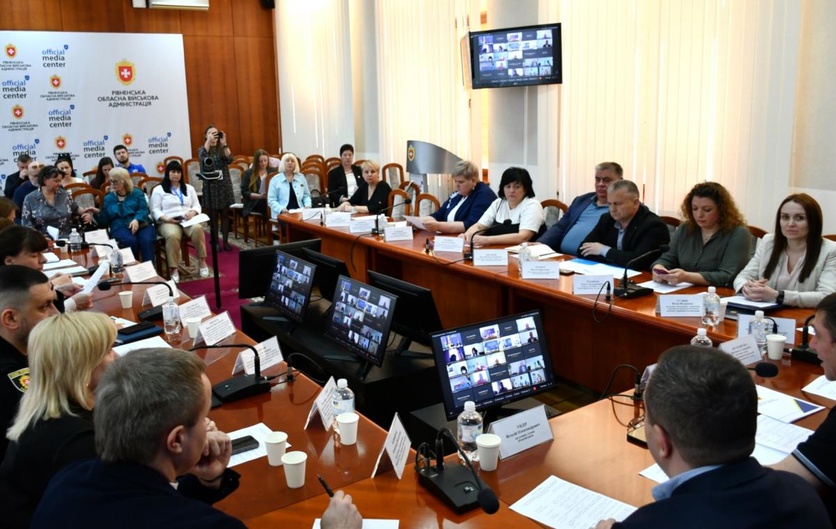 На Рівненщині обговорили посилення підтримки дітей, ВПО та ветеранів
