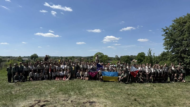 На Рівненщині понад 200 пластунів відкрили літній таборовий сезон
