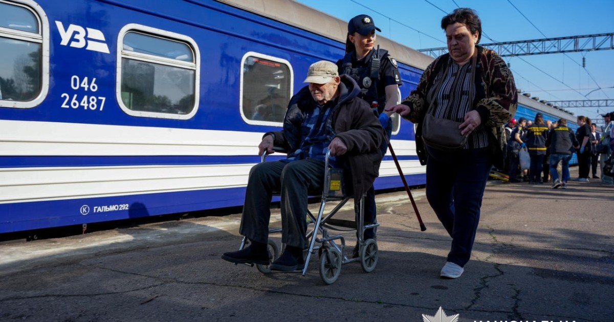 На Рівненщині прийняли черговий евакуаційний потяг із 19 людьми з …