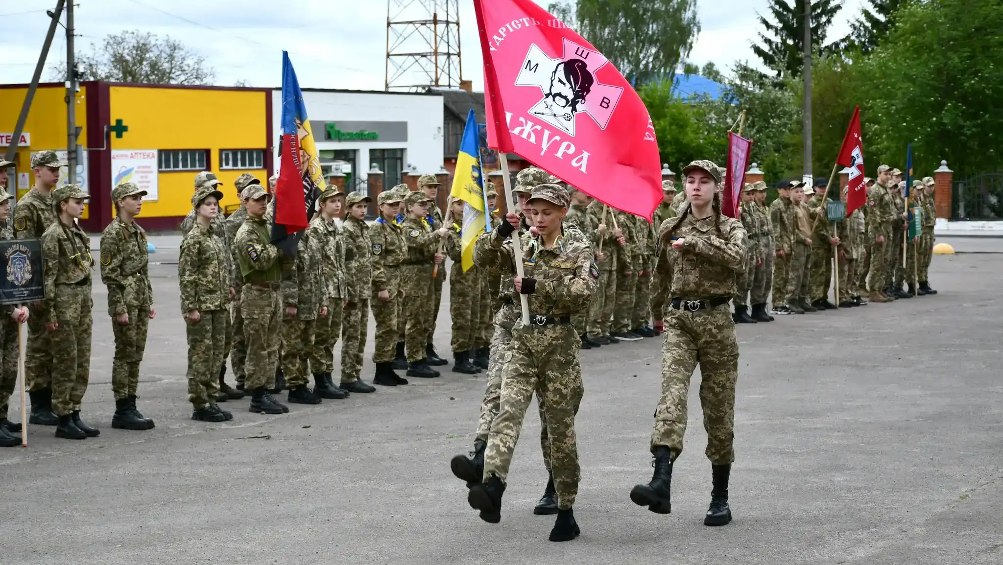 На Рівненщині прикордонники навчали учасників гри «Джура» військової справи