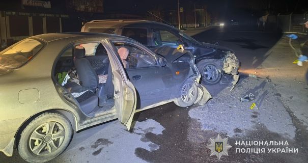 Лобове зіткнення: на Сумщині в ДТП постраждала родина з двома …
