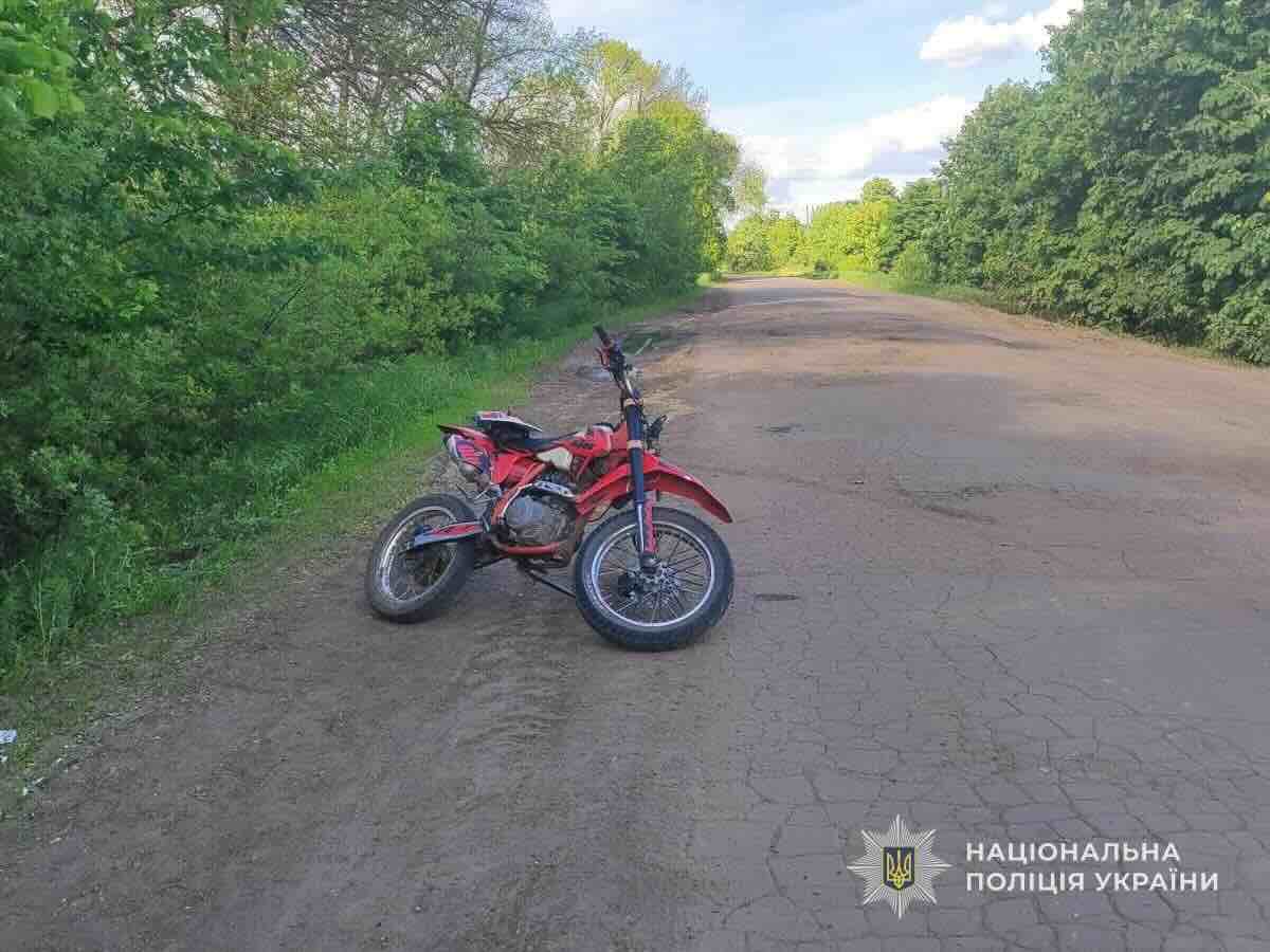На Сумщині мотоцикл вилетів на дорогу: до лікарні потрапив неповнолітній