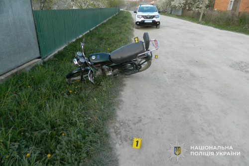 На Тернопільщині водій мопеда злетів у кювет і потрапив до …