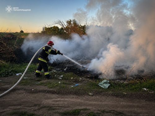 На Тернопільщині за добу ліквідували дві пожежі, врятували чоловіка та …