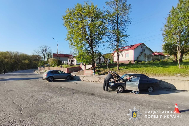На Тернопільщині зіткнулись два автомобілі: фото