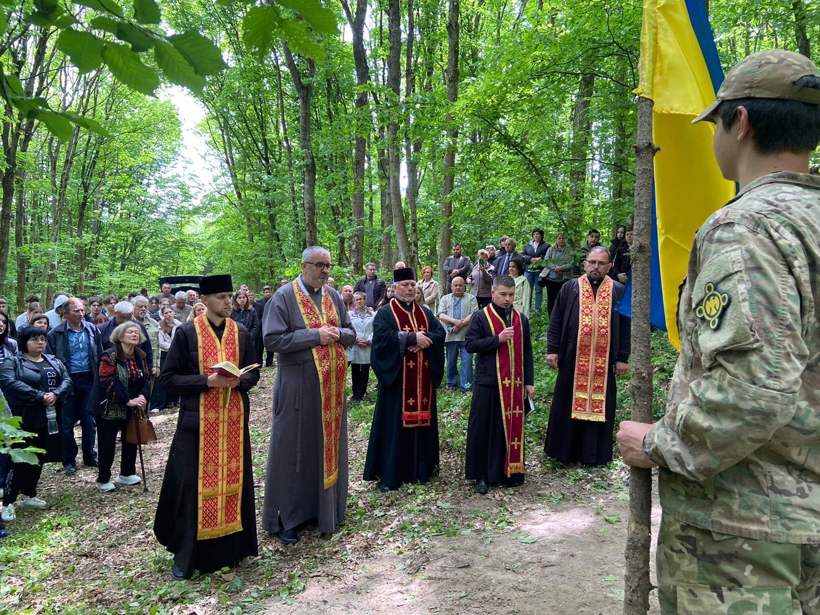На Тернопільщині освятили пам'ятний Хрест до 80-ї річниці останнього бою …