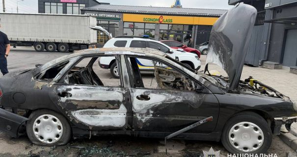 На Тернопільщині п’яний школяр спалив автомобіль