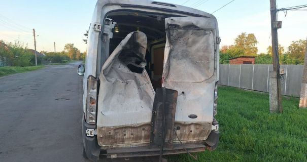 На Харківщині FPV-дрон вдарив по мікроавтобусу – є постраждалі