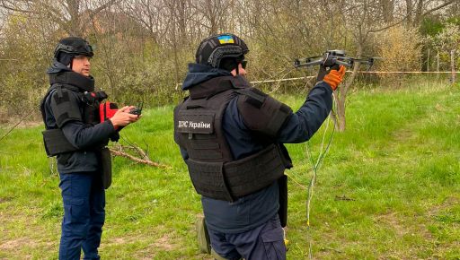 На Харківщині за допомогою БПЛА знищили протитранспортну міну: кадри ліквідації