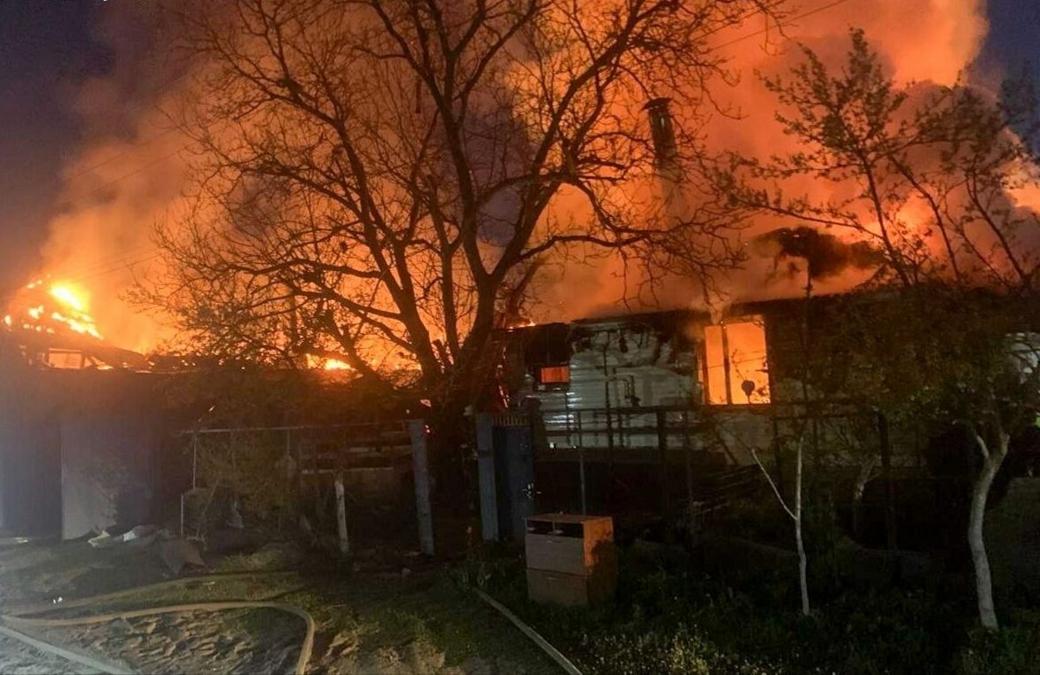На Харківщині шестеро людей постраждали внаслідок масованої атаки росіяни, серед …