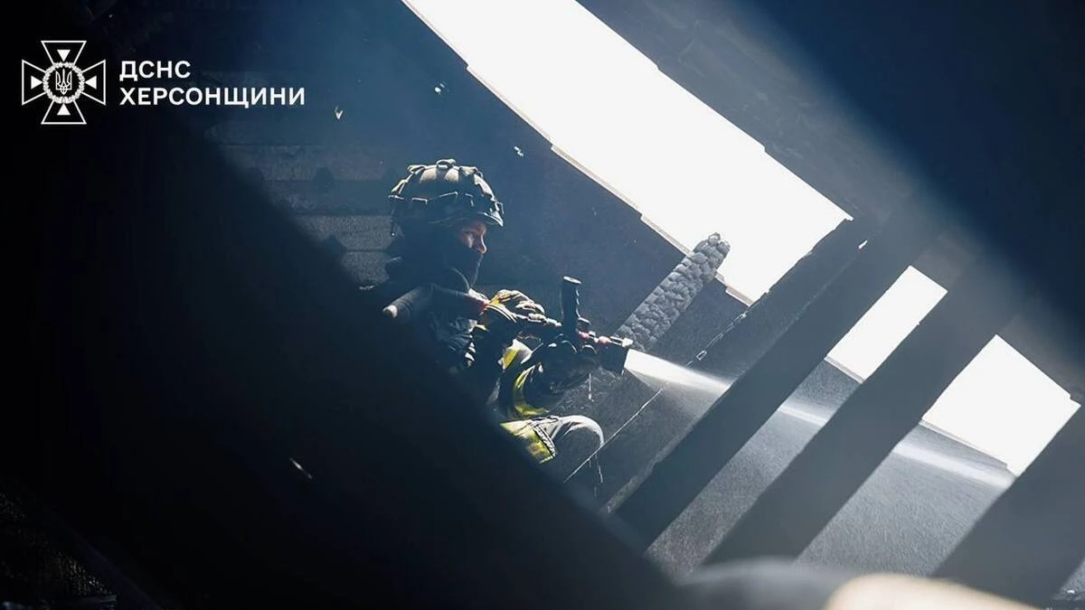 На Херсонщині рятувальники ліквідували 7 пожеж, спричинених російськими атаками. ФОТО