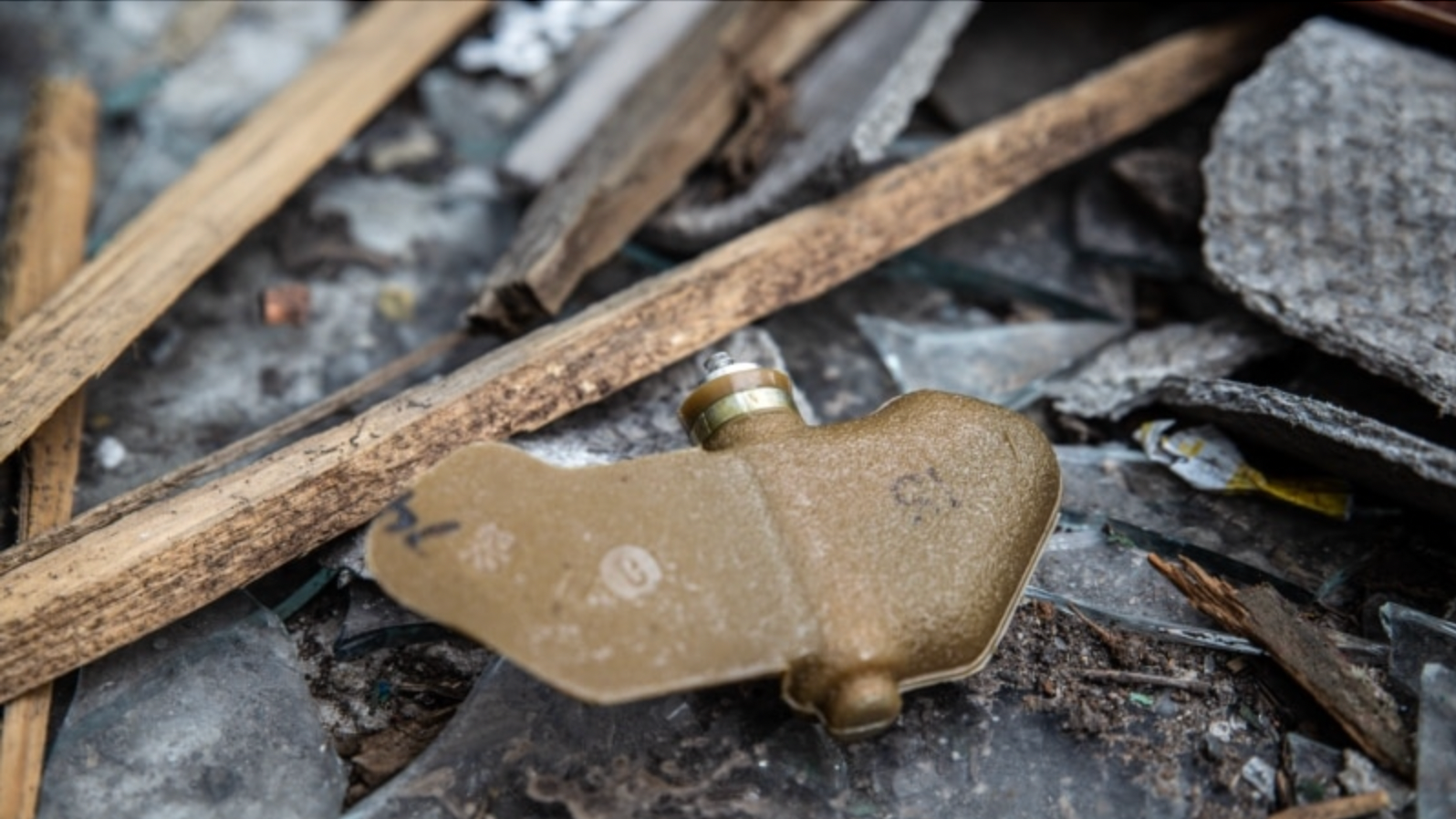 На Херсонщині 17-річна дівчина підірвалася на міні. Вона втратила стопу