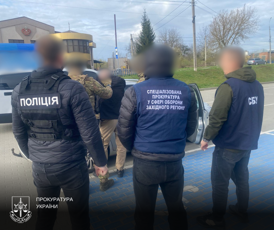 На Хмельниччині затримали чоловіка, який за $6 тисяч обіцяв «зняти …