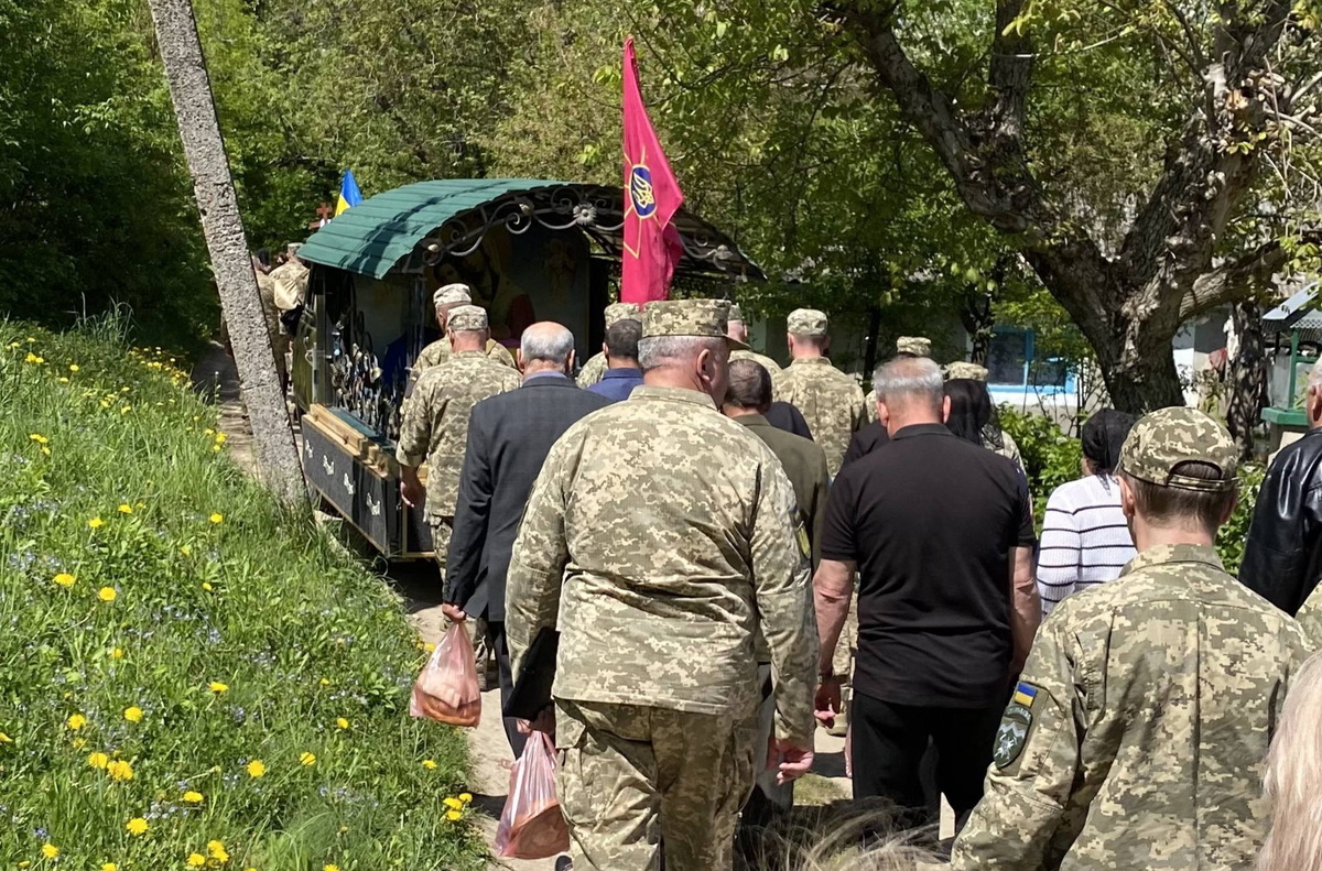 На Хмельниччині провели в останню дорогу трьох захисників