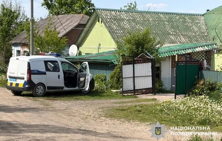 На Хмельниччині чоловік вистрілив у поліцейських. Один правоохоронець загинув