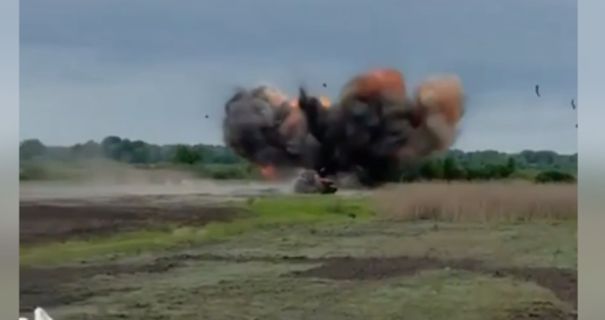 На Чернігівщині "Шахед" вибухнув за кілька метрів від тракториста: відео …