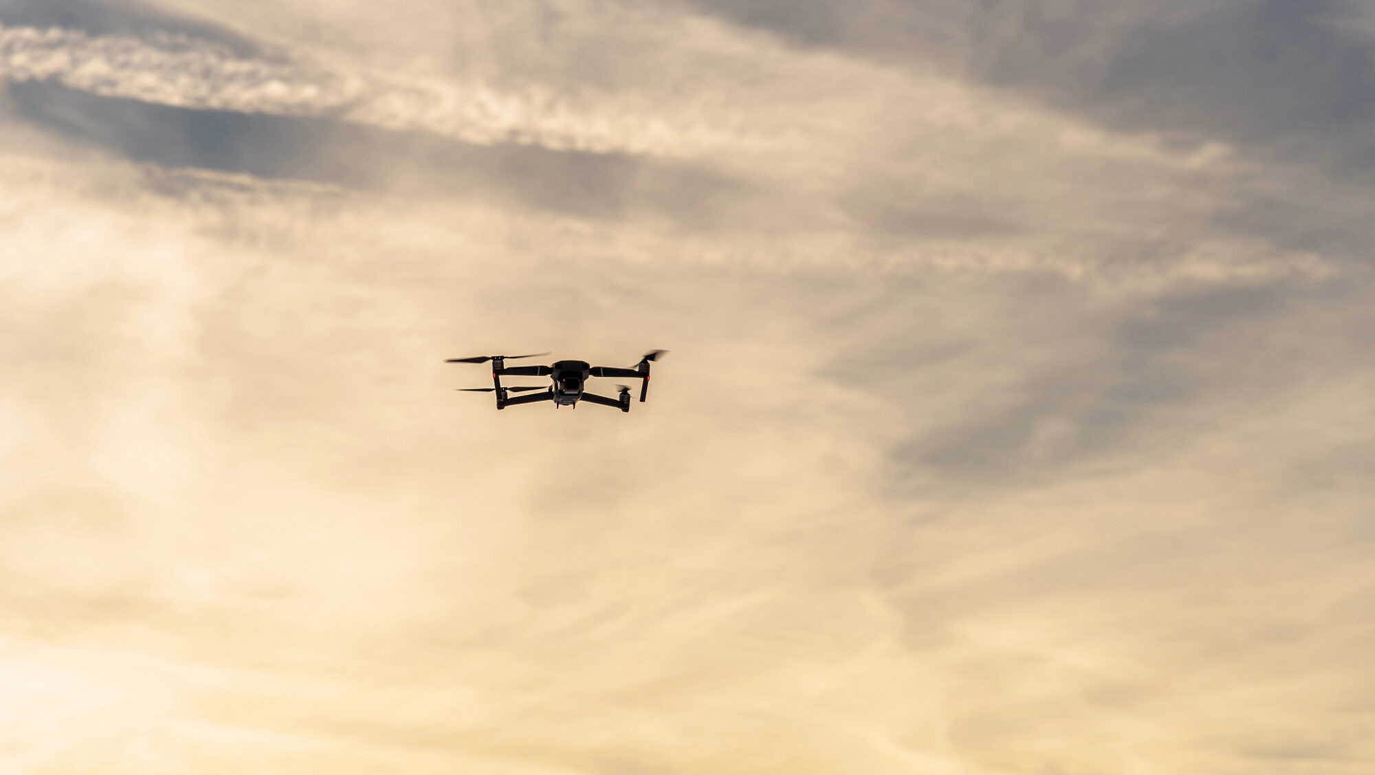 На Чернігівщині ворожий FPV-дрон влучив у мопед із підлітком: хлопець …