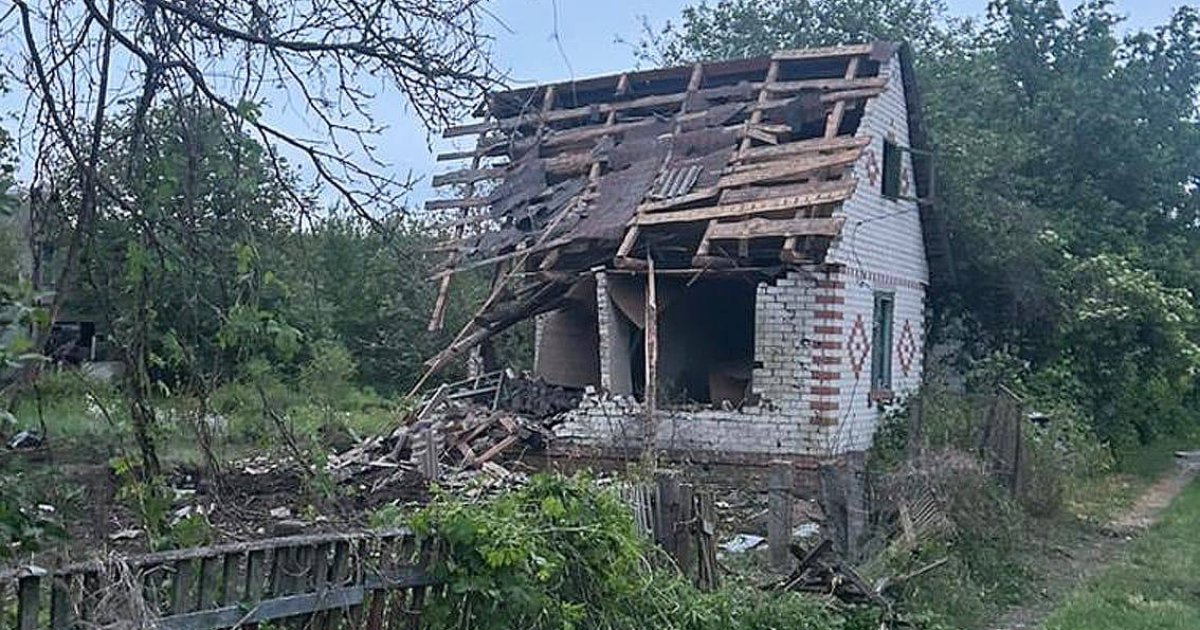 На Чернігівщині від нічного обстрілу пошкоджені дачі та логістична компанія: …
