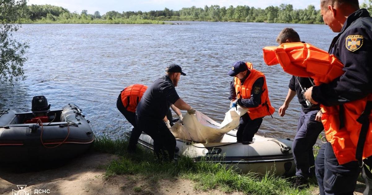 На Чернігівщині з Десни дістали тіло чоловіка, якого шукали понад …
