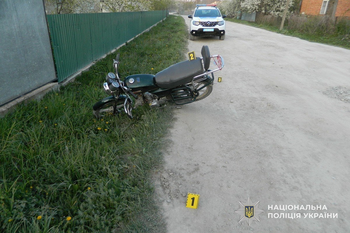 На Чортківщині водій мопеда потрапив до реанімації після ДТП