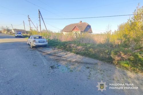 На Чортківщині водій "Ауді" врізався в електроопору: постраждала пасажирка (фото)