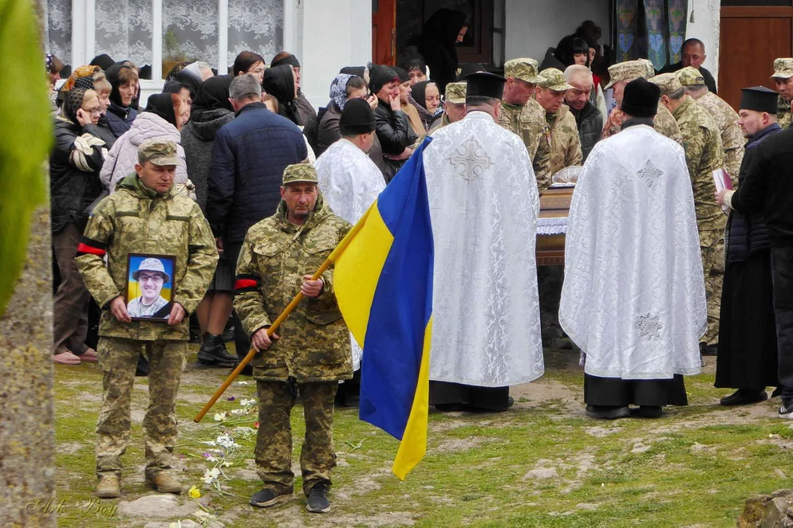 На Шумщині провели в останню путь воїна Сергія Решетніка