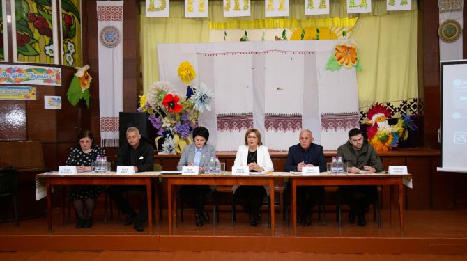 На ветеранських слуханнях у Вижниці презентували дорожню карту для військових …