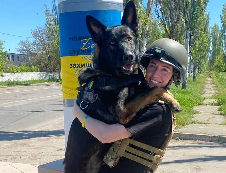 На всеукраїнських змаганнях серед кінологів зі службовими собаками перемогла поліцейська …