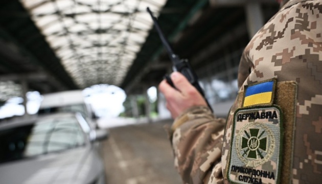 На кордоні з Польщею до літа обмежуватимуть проїзд через пункт …