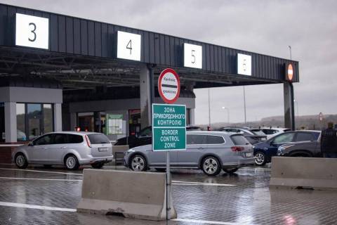 На кордоні з Польщею – черги з 40 авто