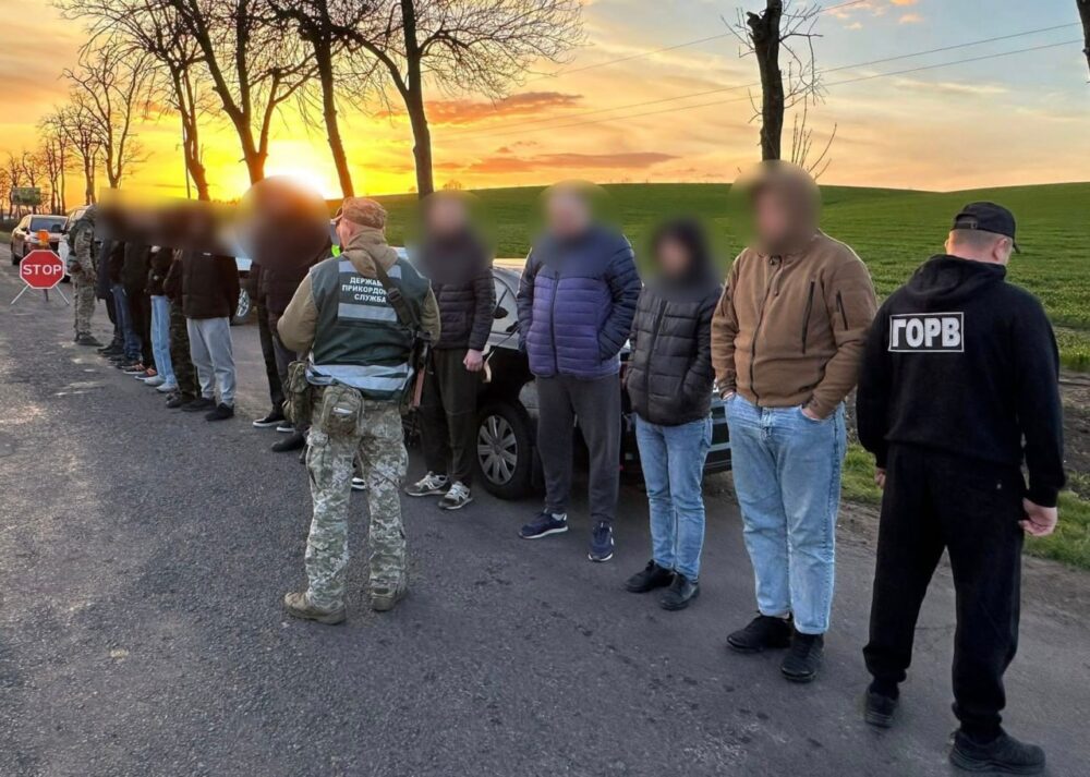 На кордоні спіймали ухилянтів з Дніпропетровщини, які намагалися виїхати з …