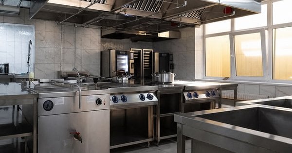 На модернізацію їдалень у 25 школах уряд виділив 421 млн …