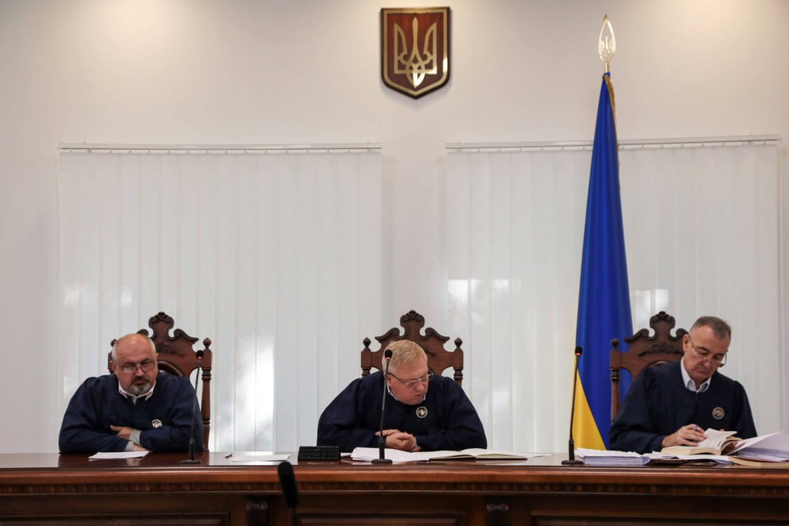 На обвинувачених екссуддів Київського апеляційного суду знову поклали обов'язки