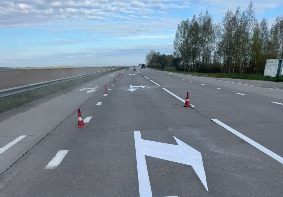 На одній з автотрас Житомирщини завершили відновлення дорожнього маркування