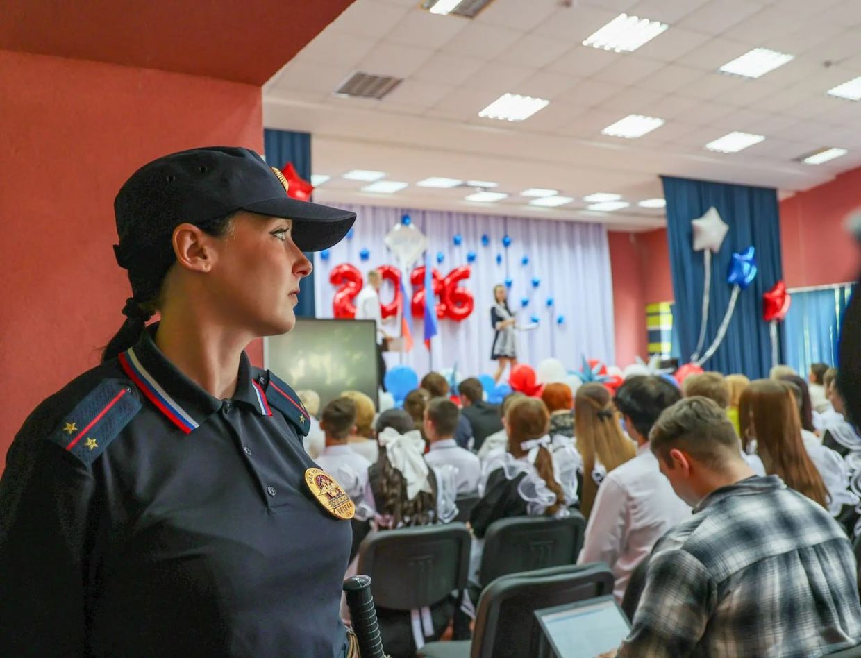 На окупованій Луганщині останні дзвінки у школах пройшли під посиленним …