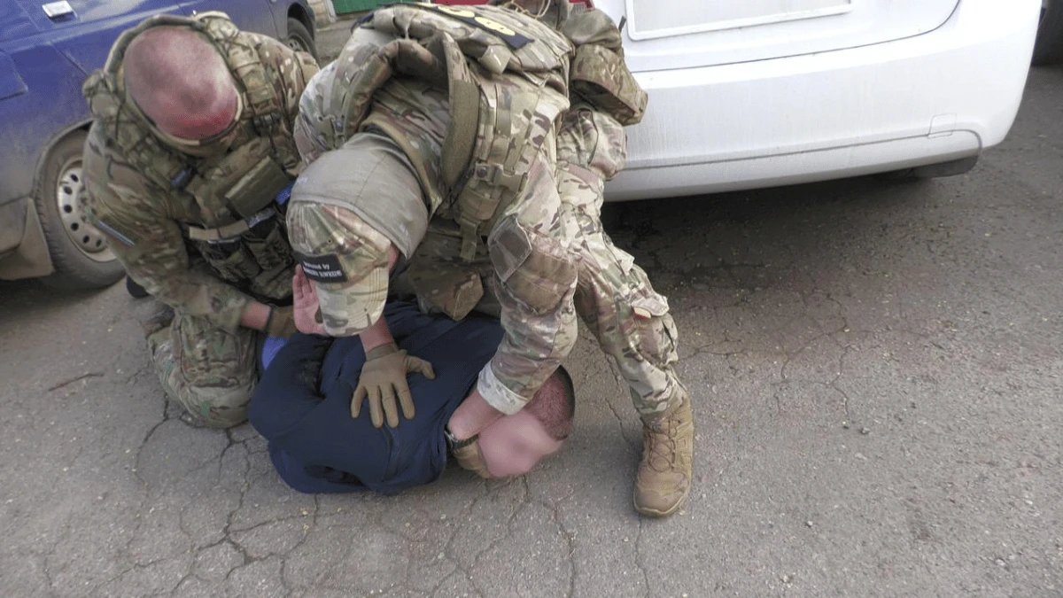 На окупованій Херсонщині засудили чоловіка, який нібито підпалив танк у …