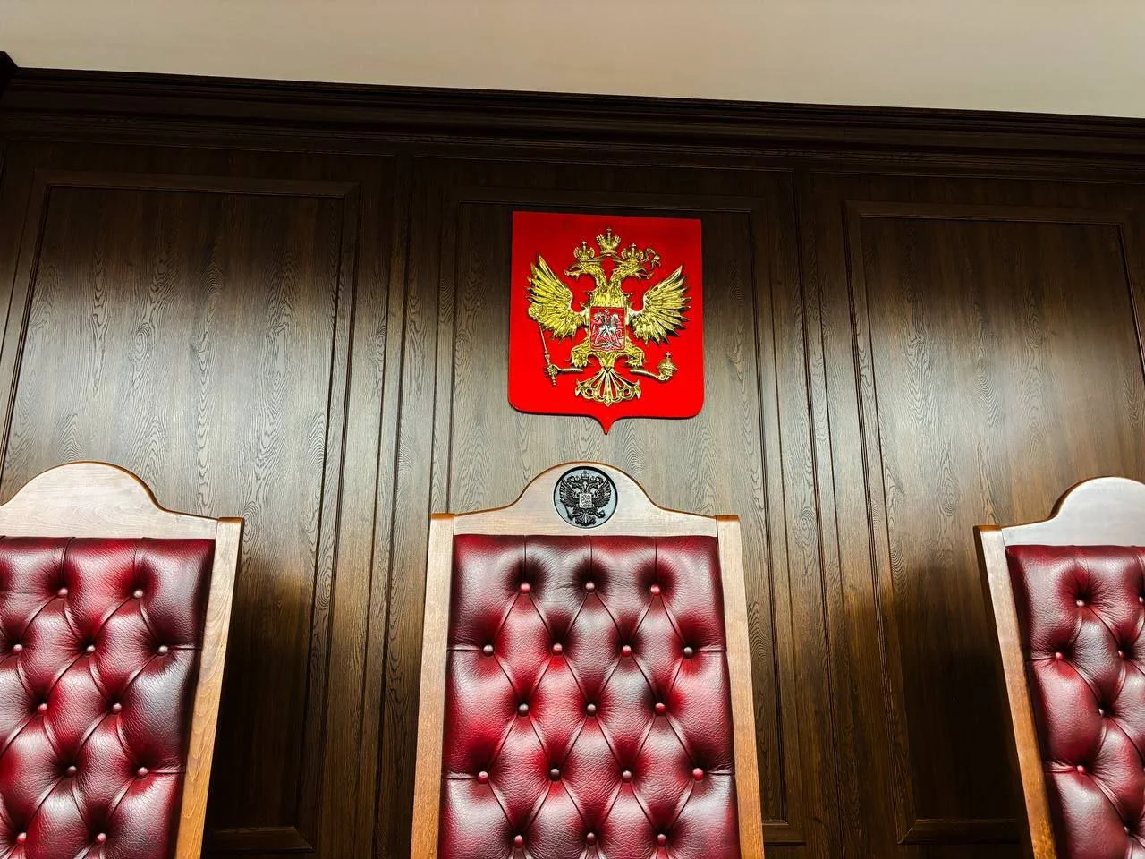 На окупованій Херсонщині чоловіку загрожує довічне ув’язнення за нібито передачу …