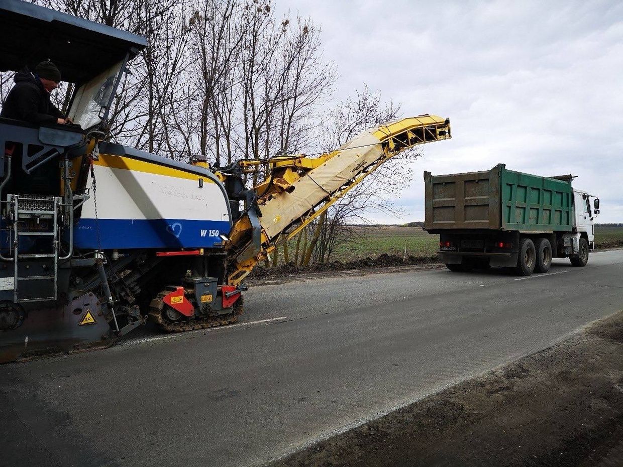 На Полтавщині ремонтують трасу до Сум