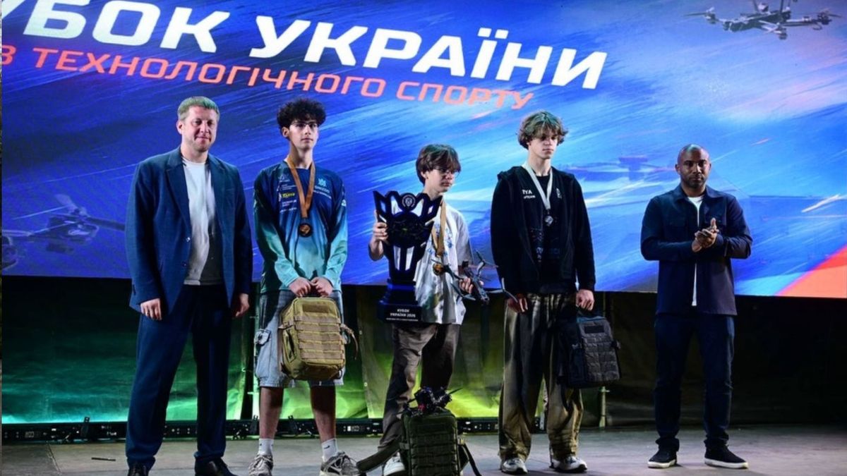 На чемпіонаті України в перегонах FPV-дронів переміг пілот McQueen на …