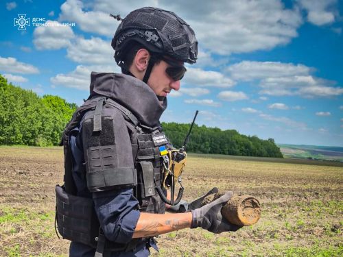 Небезпечні артснаряди знайшли на Тернопільщині: залучили рятувальників (ФОТО)