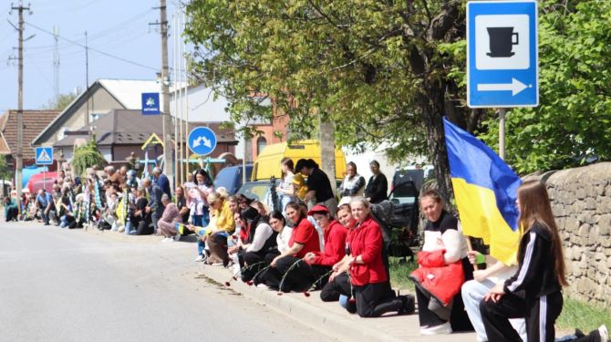 Недобоївці зустріли свого Героя Руслана Горичана, який повернувся додому на …