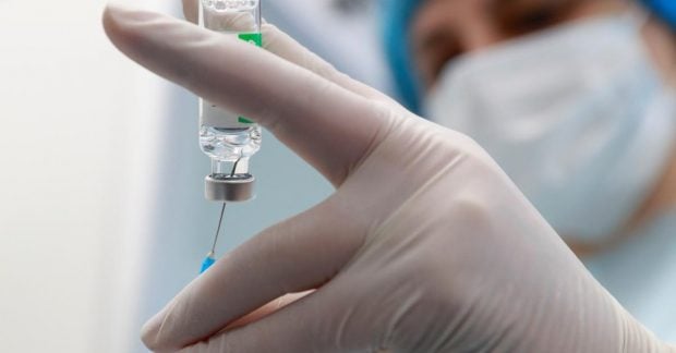 Нема схваленої вакцини: рідкісний штам Еболи вбив десятки людей в …